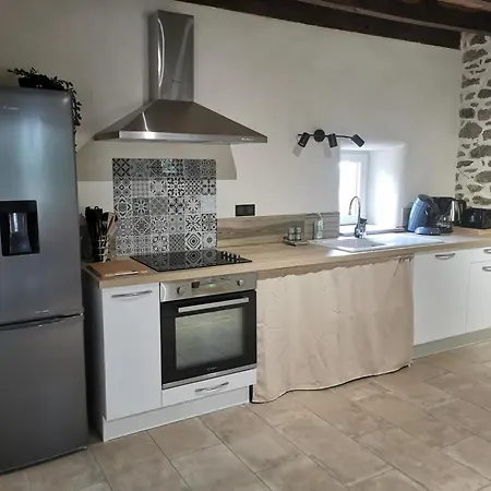 De L'espinasse : Charme Bucolique, Animaux Acceptés - Fr-1-489-535 Casa rural Bourbon-lʼArchambault