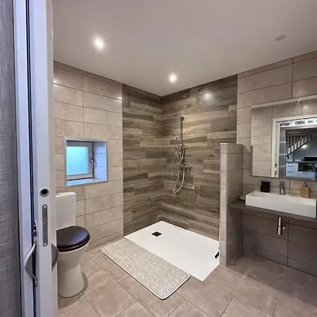 De L'espinasse : Charme Bucolique, Animaux Acceptes - Fr-1-489-535 * Bourbon-lʼArchambault