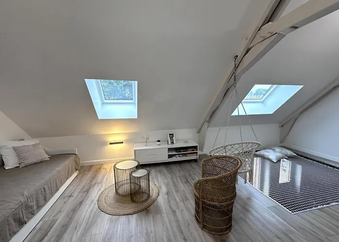 De L'espinasse : Charme Bucolique, Animaux Acceptes - Fr-1-489-535 * Bourbon-lʼArchambault